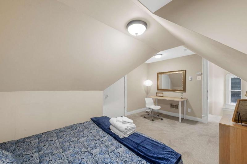 Stylish Getaway in St Louis ABODEbucks - image 6