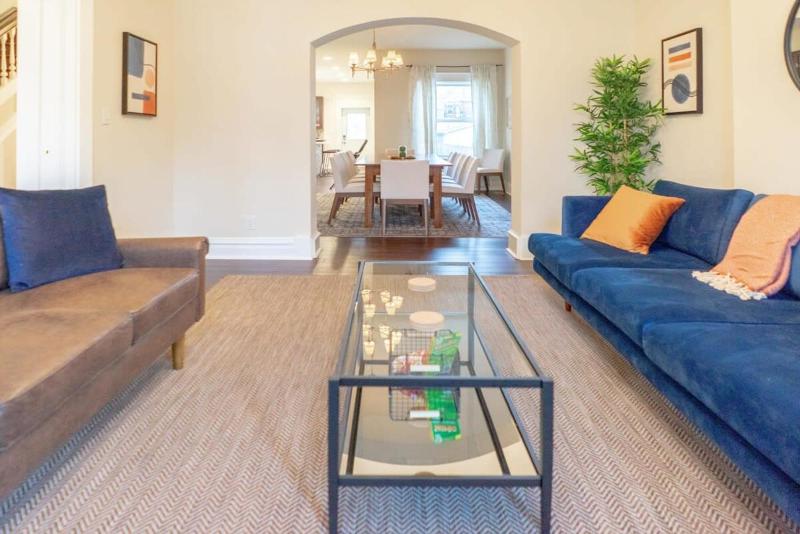 Grand 5BR in the Heart of the CWE ABODEbucks - image 8