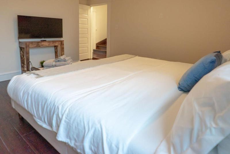 Grand 5BR in the Heart of the CWE ABODEbucks - image 13