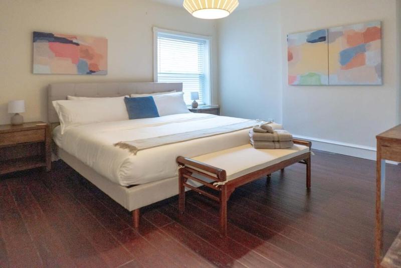 Grand 5BR in the Heart of the CWE ABODEbucks - image 10