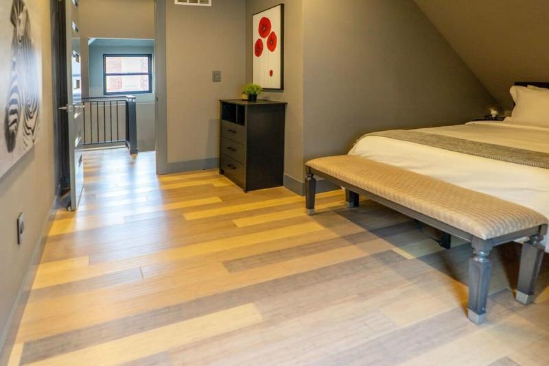4BR Modern CWE Luxury with Garage ABODEbucks - image 11