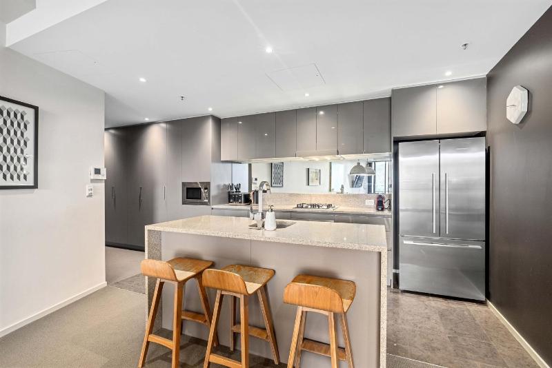 Sky High Views in the Heart of Canberra - image 16