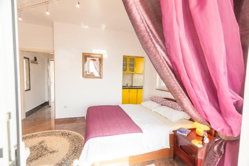 Family Room with Sea View image 4