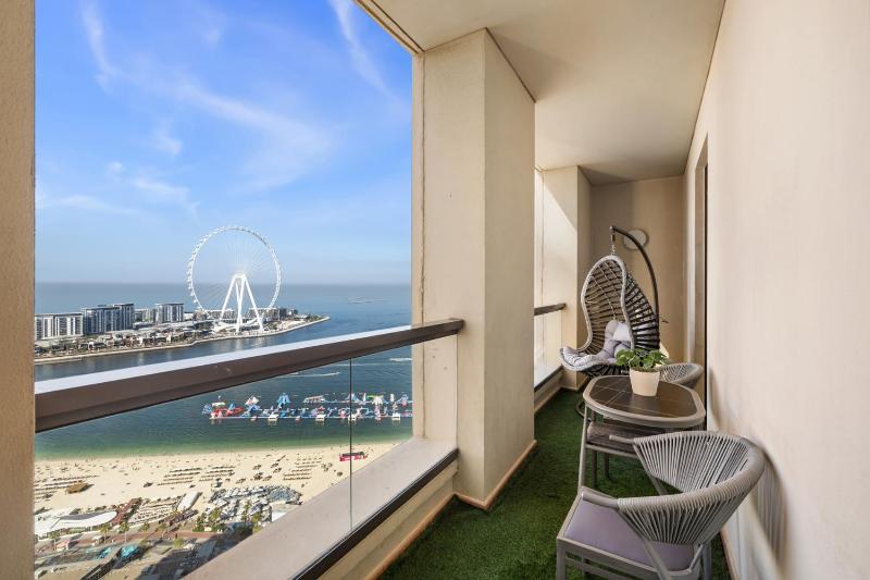 Allsopp & Allsopp - 3-Bedroom with Maid's Room Apartment in Rimal 5 JBR - image 1