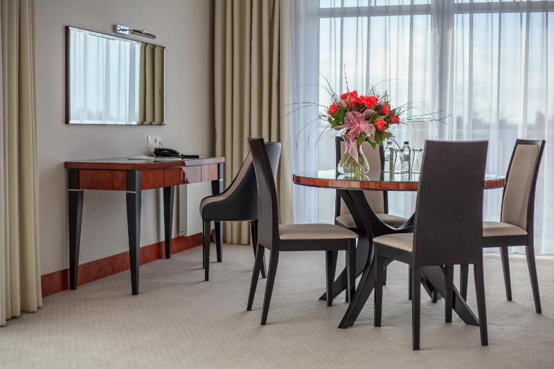 One-Bedroom Apartment image 2
