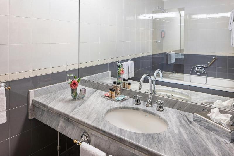 Starhotels Du Parc - image 4