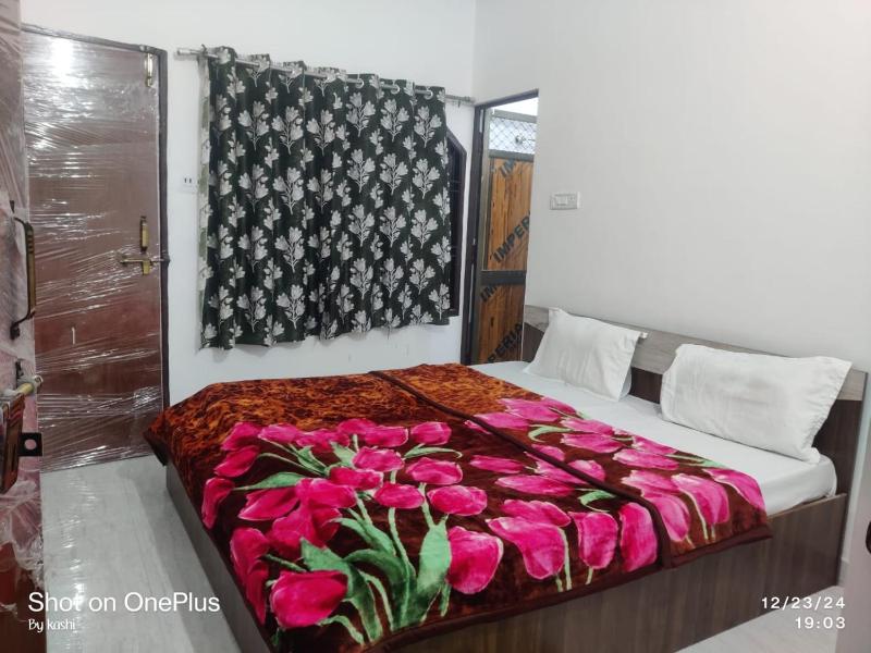 Pihu Paying Guest House - image 11