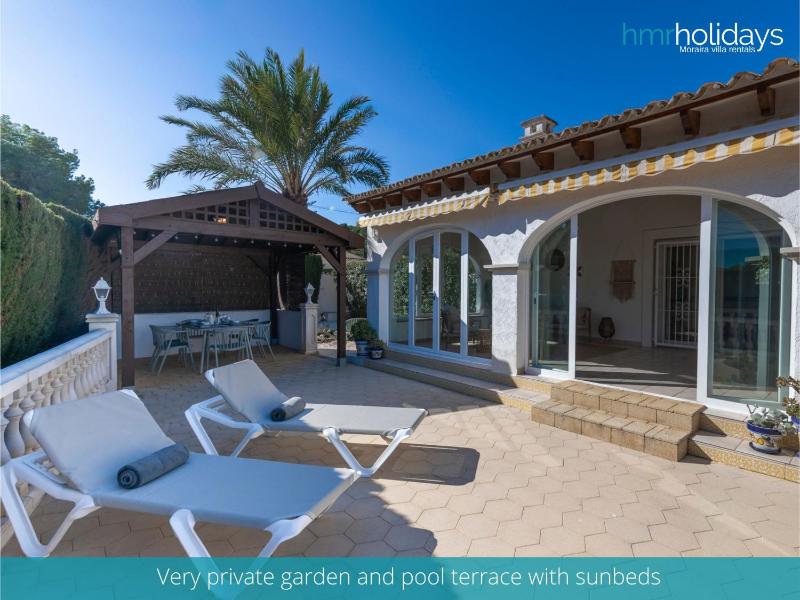 Villa Alegre by HMR Holidays - image 16