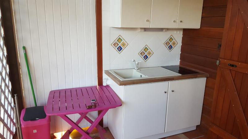 Deluxe Bungalow image 3