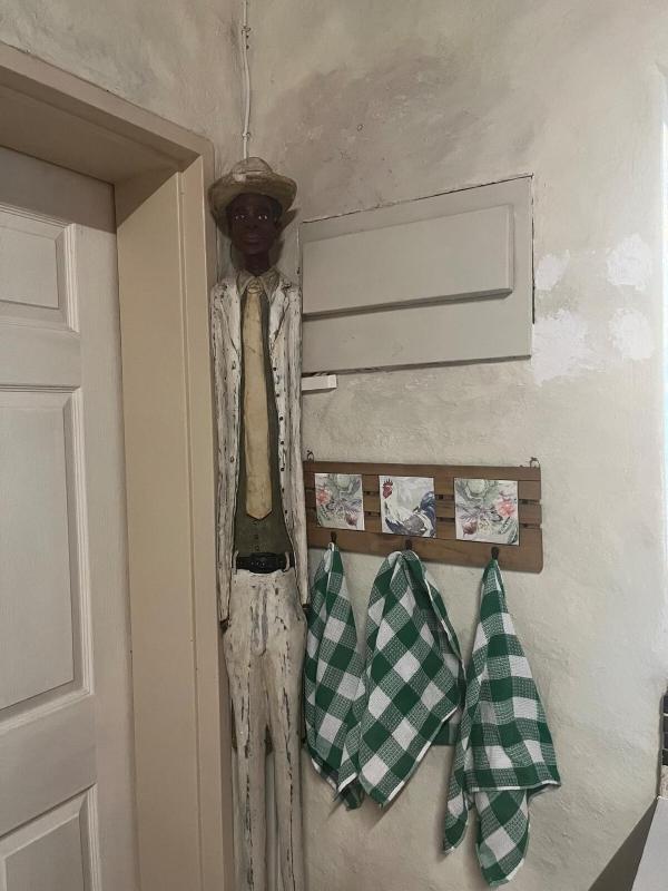 African Family Home - image 13