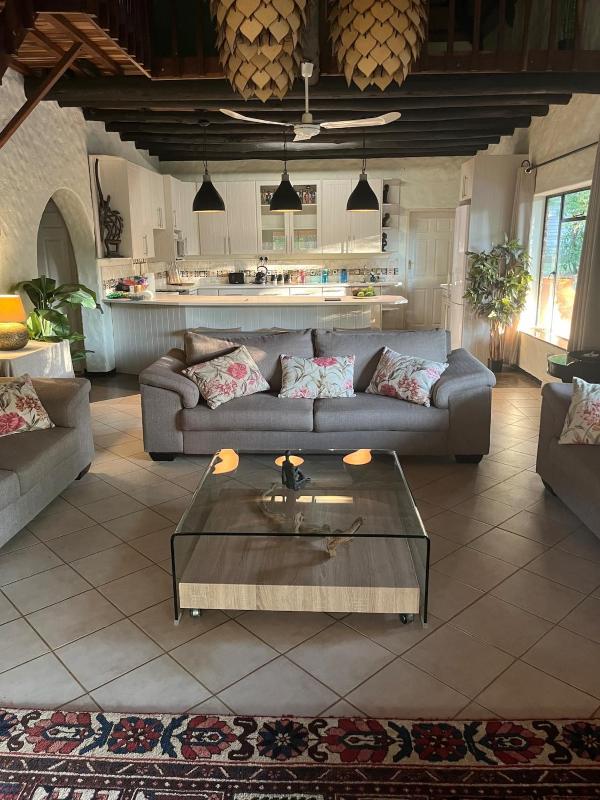 African Family Home - image 7
