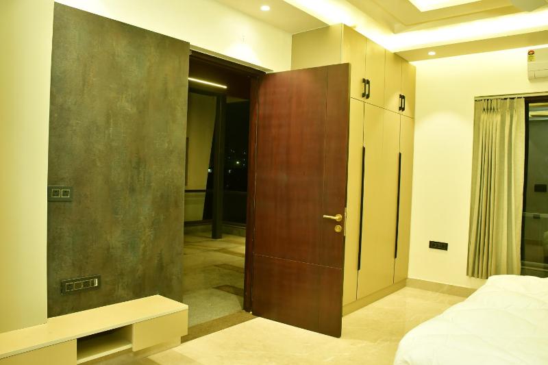 Rentra Homes - Stay near Expo Mart & Pari Chock - image 9