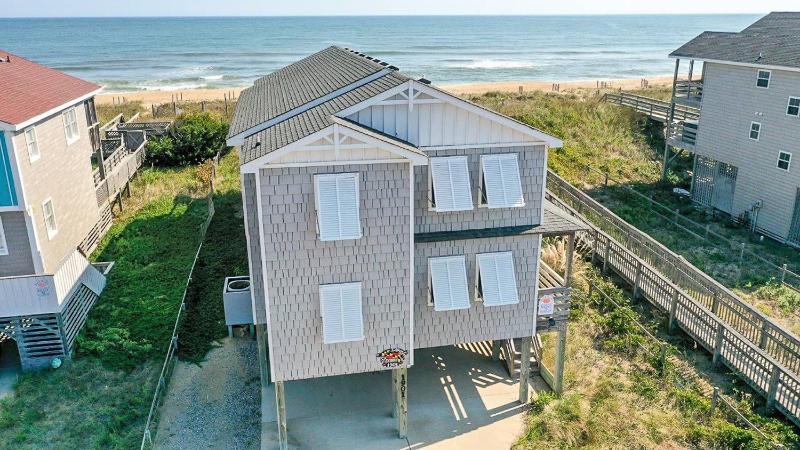 T.L. Sea - KDH MP 6 Oceanfront Ocean view Rec Room Spacious Decks Private Walk to Beach - image 1
