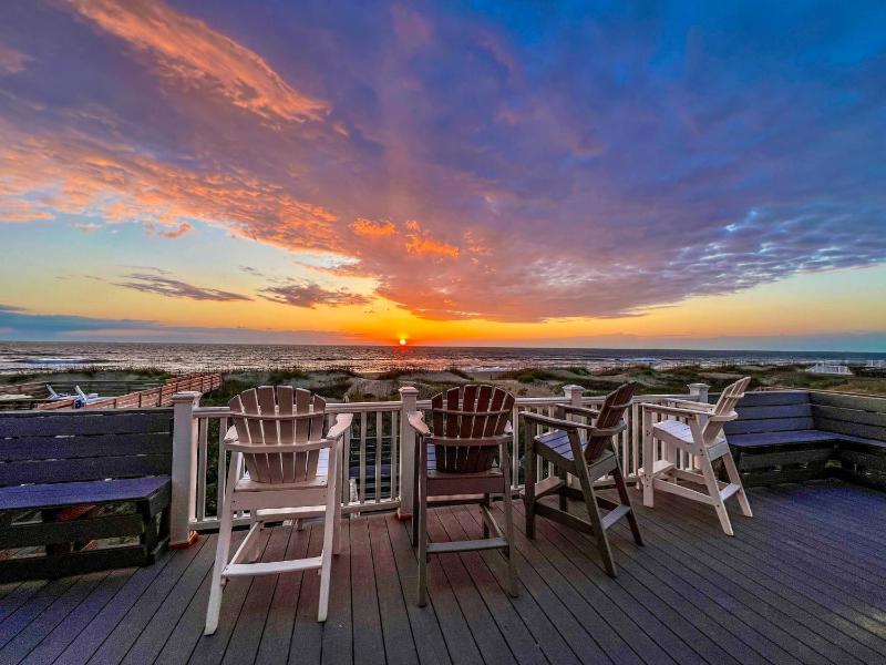 T.L. Sea - KDH MP 6 Oceanfront Ocean view Rec Room Spacious Decks Private Walk to Beach - image 17