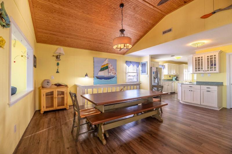 T.L. Sea - KDH MP 6 Oceanfront Ocean view Rec Room Spacious Decks Private Walk to Beach - image 44