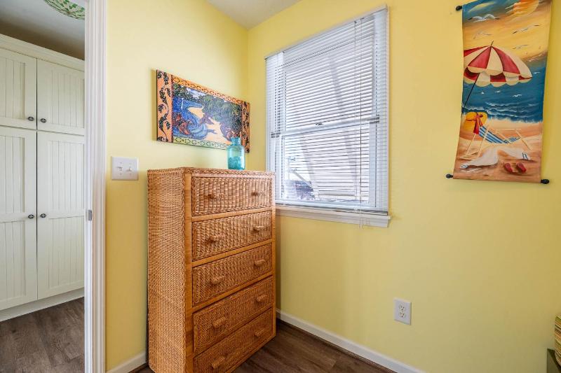 T.L. Sea - KDH MP 6 Oceanfront Ocean view Rec Room Spacious Decks Private Walk to Beach - image 34