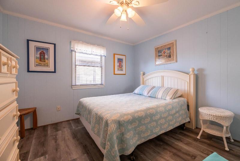 T.L. Sea - KDH MP 6 Oceanfront Ocean view Rec Room Spacious Decks Private Walk to Beach - image 12