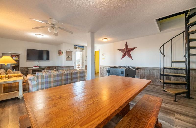 T.L. Sea - KDH MP 6 Oceanfront Ocean view Rec Room Spacious Decks Private Walk to Beach - image 22