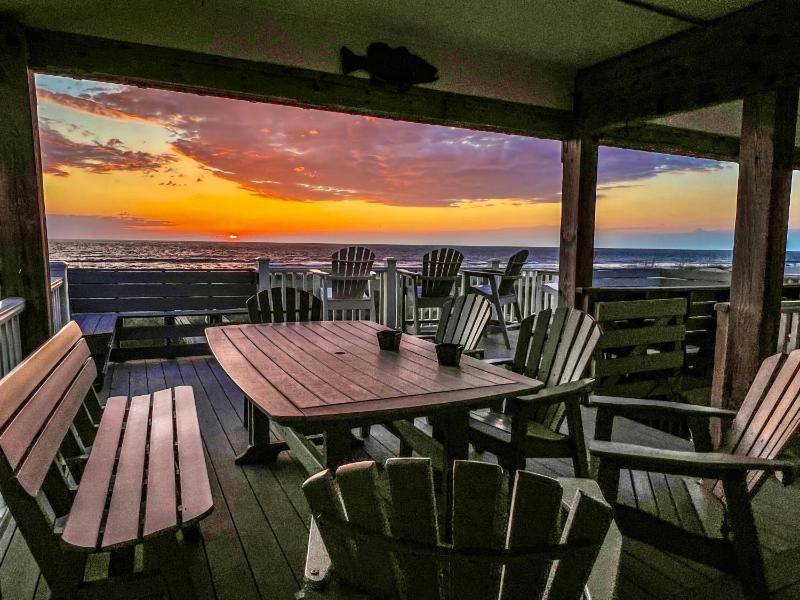 T.L. Sea - KDH MP 6 Oceanfront Ocean view Rec Room Spacious Decks Private Walk to Beach - image 29
