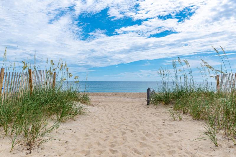 Serendipity - KDH MP 6.5 Oceanfront Amazing Ocean View Hot Tub Pets OK YR Flex Stays - image 13
