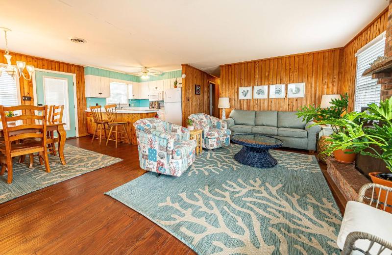 Serendipity - KDH MP 6.5 Oceanfront Amazing Ocean View Hot Tub Pets OK YR Flex Stays - image 5