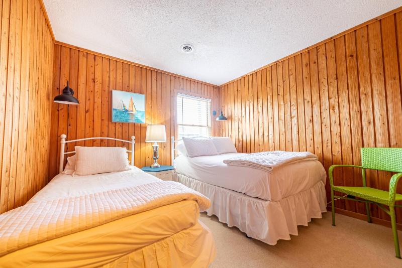 Serendipity - KDH MP 6.5 Oceanfront Amazing Ocean View Hot Tub Pets OK YR Flex Stays - image 24