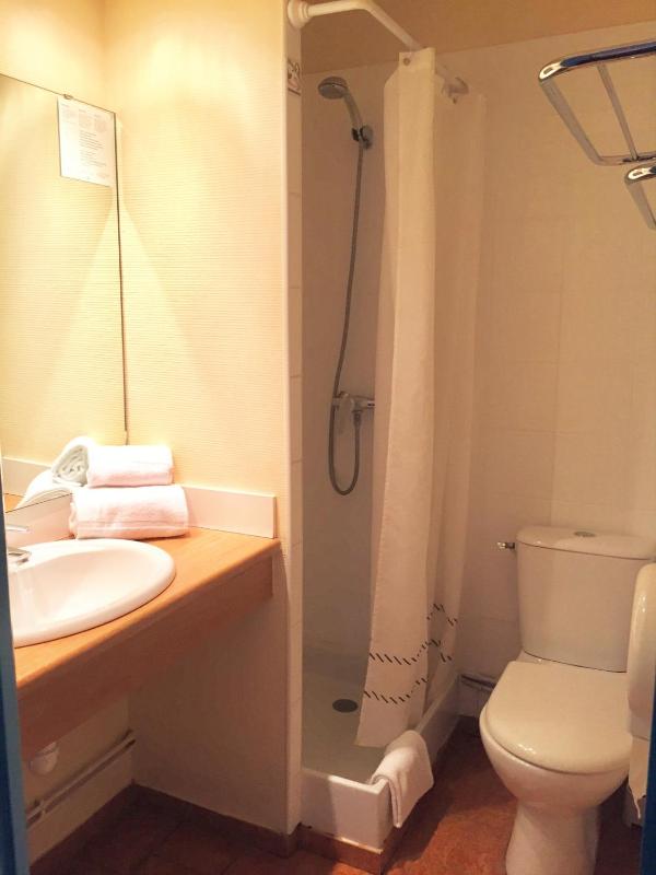 Small Single Room image 3