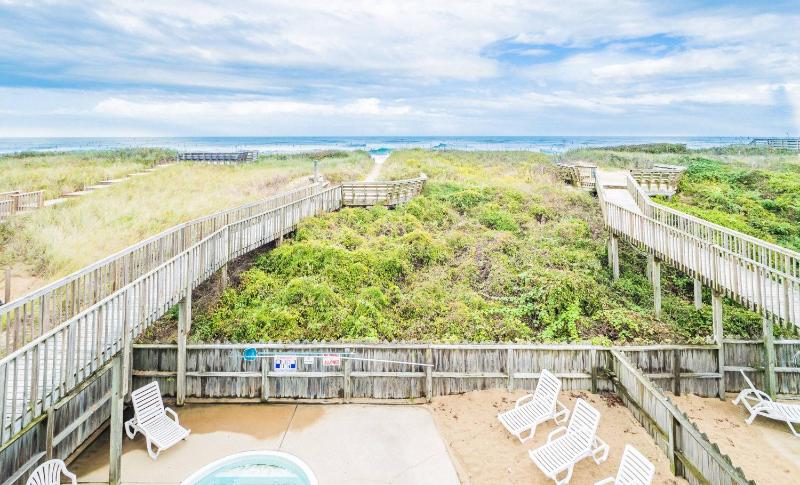 An American Dream - Nags Head MP 10 Oceanfront Pool Hot Tub Pets OK - image 2