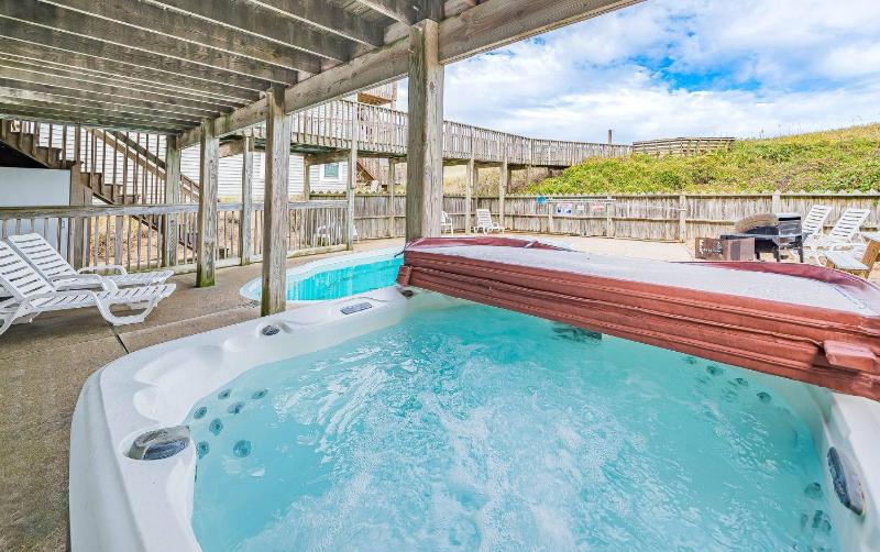 An American Dream - Nags Head MP 10 Oceanfront Pool Hot Tub Pets OK - image 33