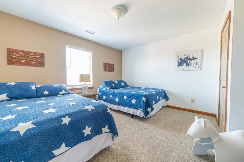 Smooth Sailing - Nags Head MP 10 Oceanfront Ocean View Pool Hot Tub Pets OK Flex Stays - image 43