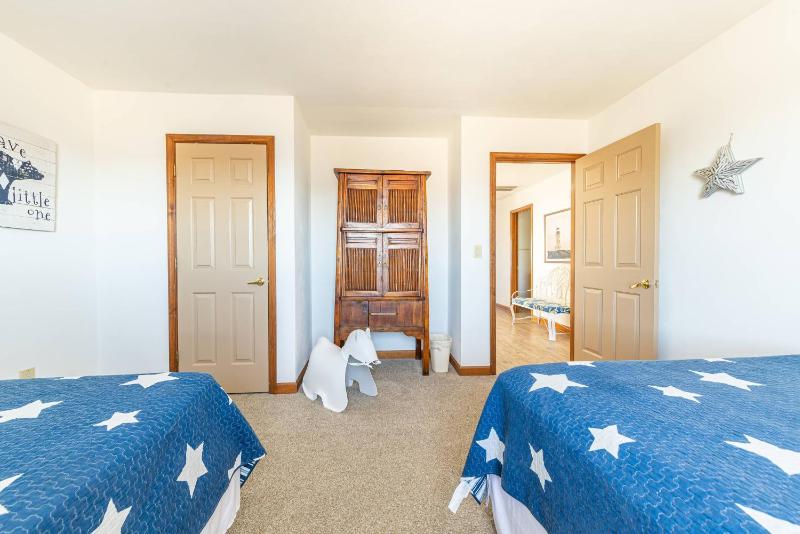 Smooth Sailing - Nags Head MP 10 Oceanfront Ocean View Pool Hot Tub Pets OK Flex Stays - image 33