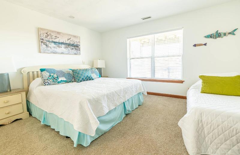 Smooth Sailing - Nags Head MP 10 Oceanfront Ocean View Pool Hot Tub Pets OK Flex Stays - image 24