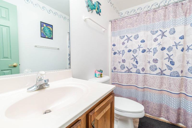 Smooth Sailing - Nags Head MP 10 Oceanfront Ocean View Pool Hot Tub Pets OK Flex Stays - image 45