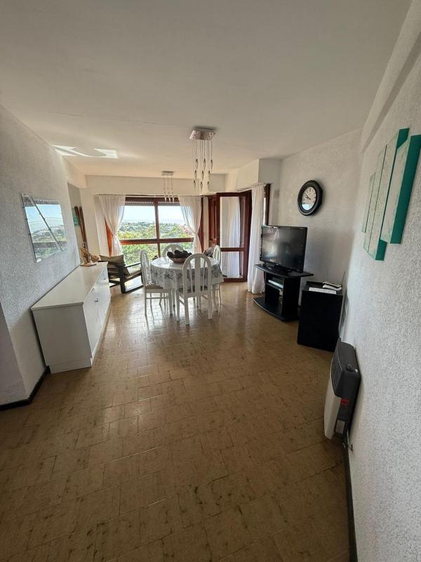 Departamento 3 ambientes a 2 cuadras del mar y Avenida Bunges - image 13