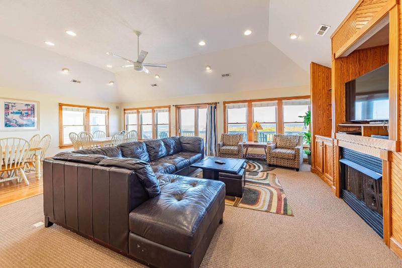 Pretty Mama - Nags Head MP 11 Oceanfront Elevator Pool Hot Tub Pets OK Flex Stays - image 10