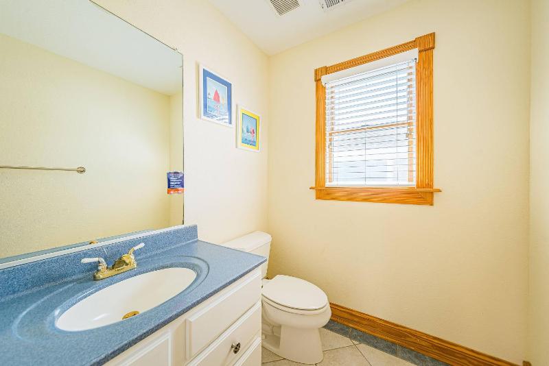 Pretty Mama - Nags Head MP 11 Oceanfront Elevator Pool Hot Tub Pets OK Flex Stays - image 4