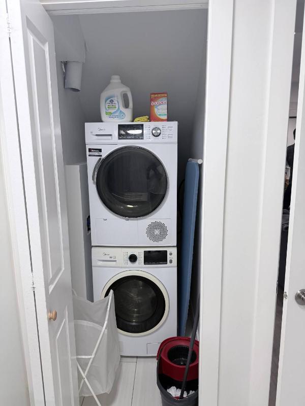 Charming Family-Friendly House Rental in Edmonton - image 10