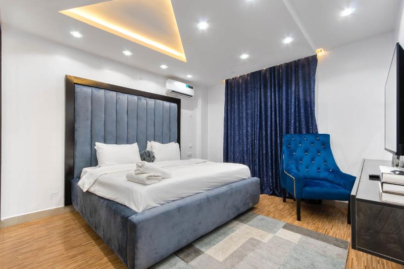 WATER VIEW 3 BEDROOM APARTMENT WITH JACUZZI PARKING WiFi NETFLIX POOL - image 12