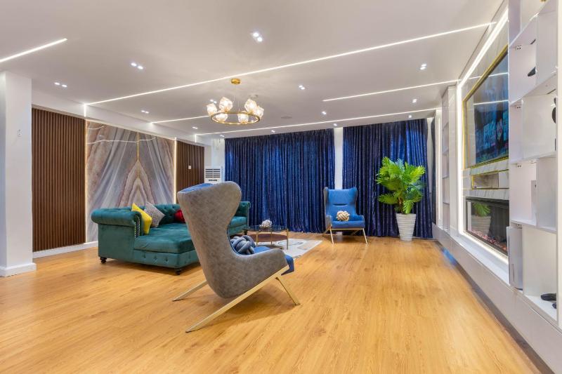 WATER VIEW 3 BEDROOM APARTMENT WITH JACUZZI PARKING WiFi NETFLIX POOL - image 7