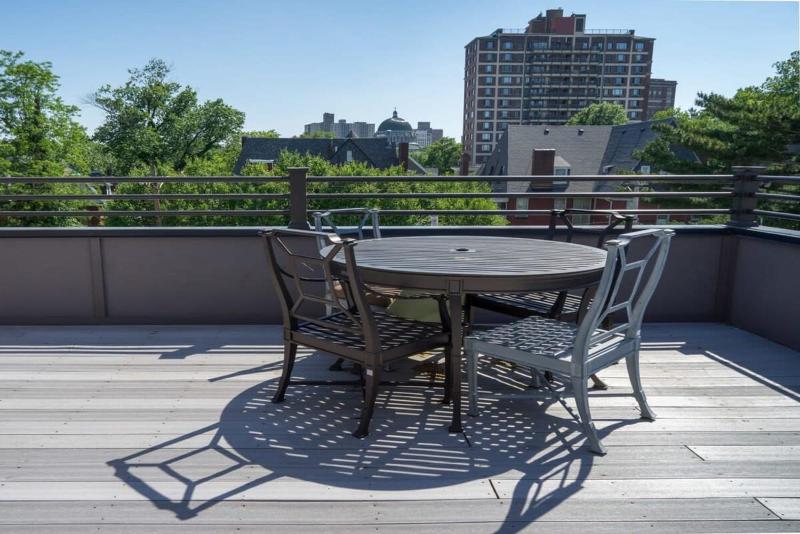 4BR-3BA CWE Location Rooftop Deck ABODEbucks - image 4