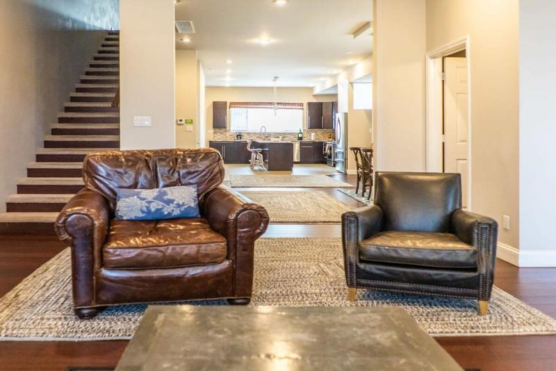 6BR-4BA 4-Floor Sleeping for 17 ABODEbucks - image 3
