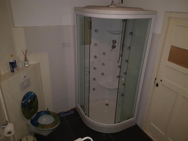 King Suite - Non-Smoking image 3