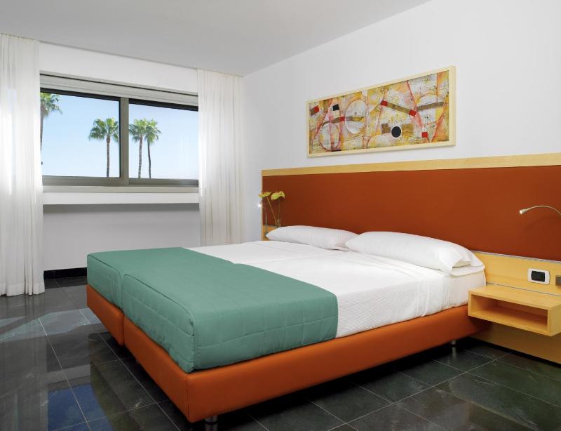 One-Bedroom Apartment (1 - 2 Adults) image 1