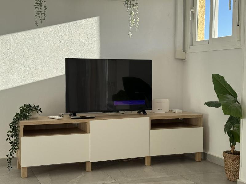 Modern 2BD Beach Apt in Los Boliches - image 3