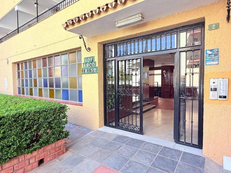 Modern 2BD Beach Apt in Los Boliches - image 8