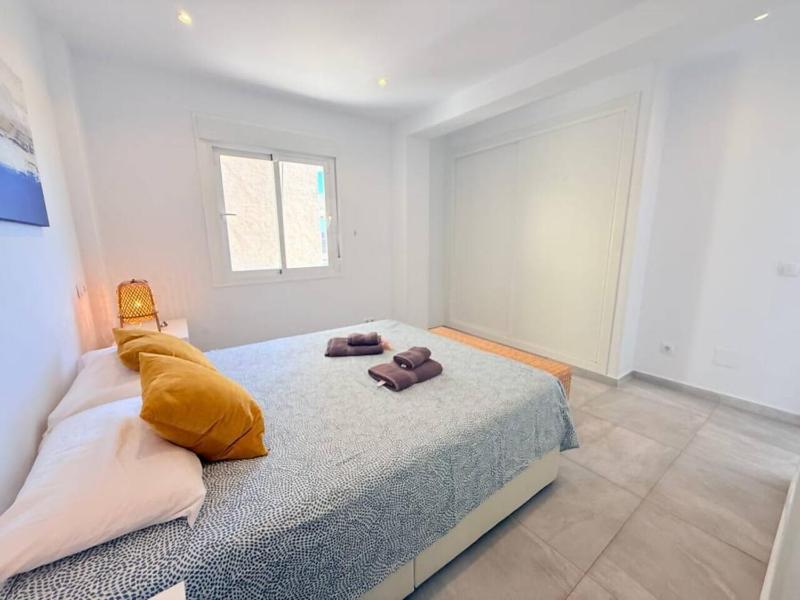 Modern 2BD Beach Apt in Los Boliches - image 18