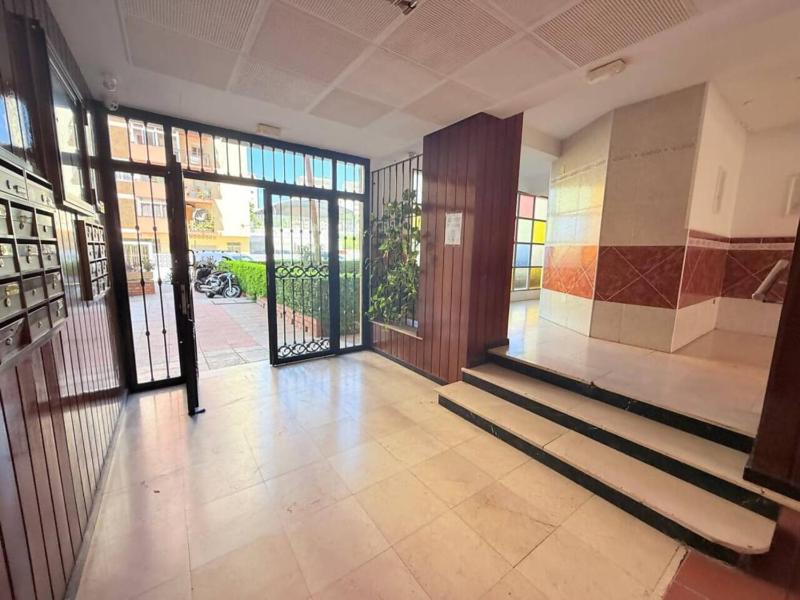 Modern 2BD Beach Apt in Los Boliches - image 19