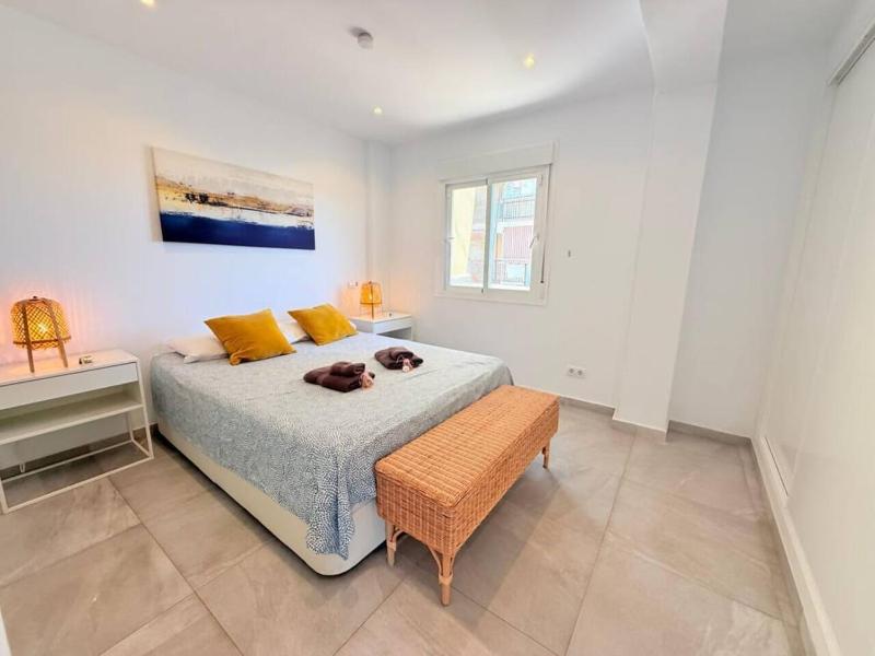 Modern 2BD Beach Apt in Los Boliches - image 17