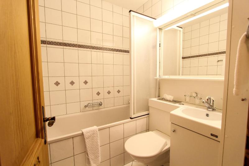 Standard Double Room image 3