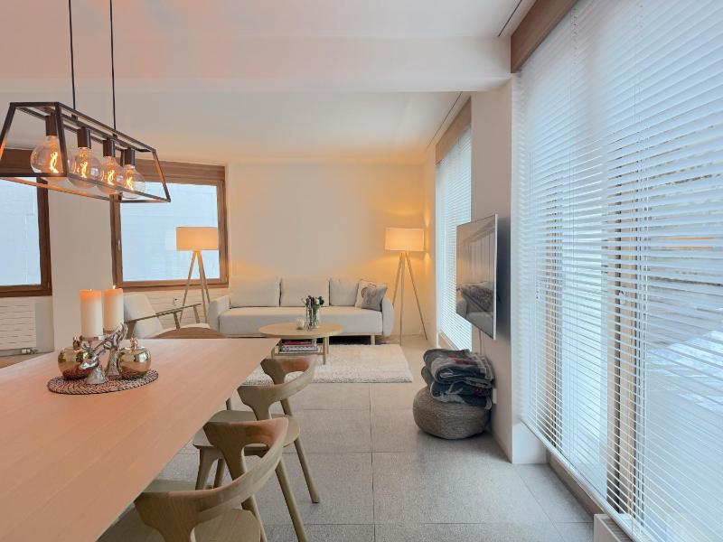 downtown Sankt Moritz luxury apartment with lake view - image 16